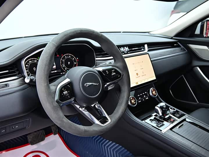 Jaguar XFL 2023 XFL 2.0 T P 200 2 WD — фото 15
