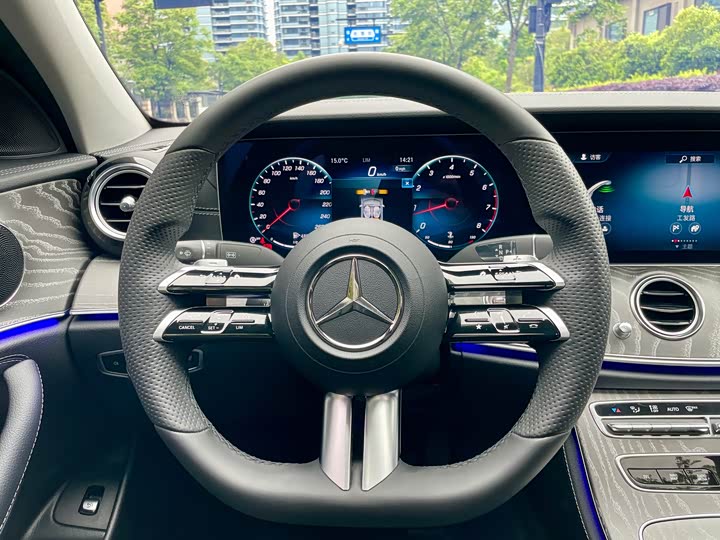 Mercedes-Benz E-Class 2022 E 300 L — фото 11