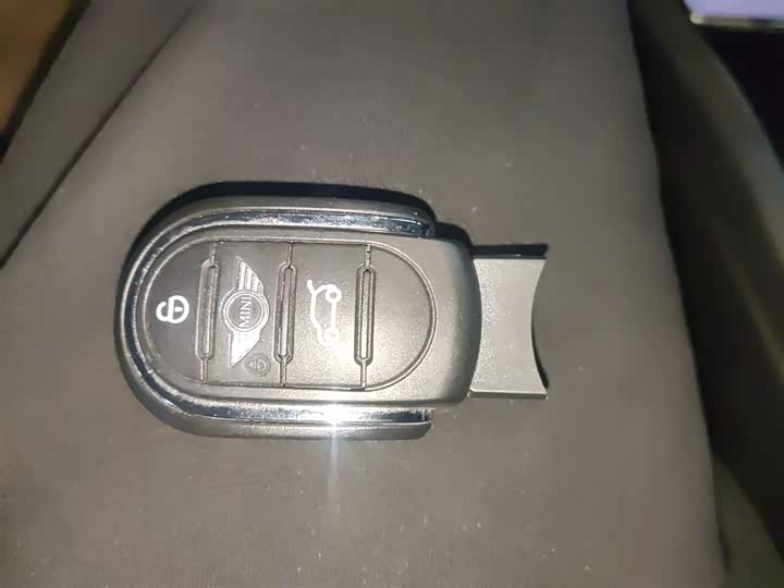 MINI Clubman — фото 9