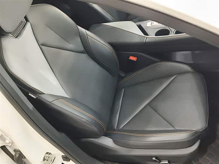 Changan UNI-V 2022 1.5 T Premium — фото 20