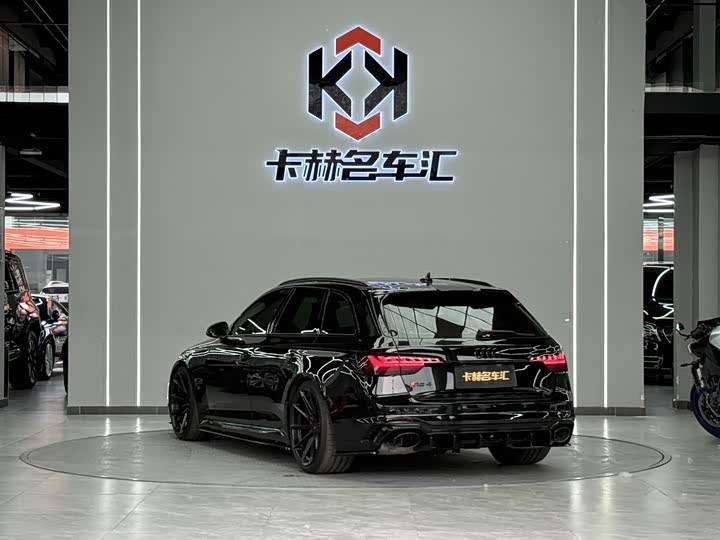 Audi RS4 2024 RS 4 Avant — фото 8
