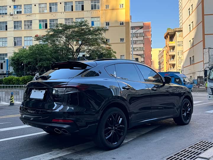Maserati Levante 2022 3.0 T Modena — фото 6