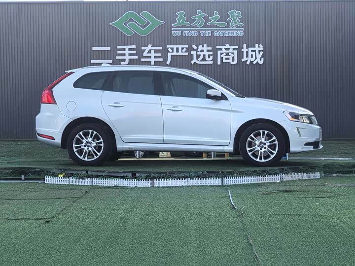 Volvo XC60 2015 T 5 — фото 4