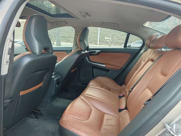 Volvo S60 2015 S 60 L 2.0 T — фото 12