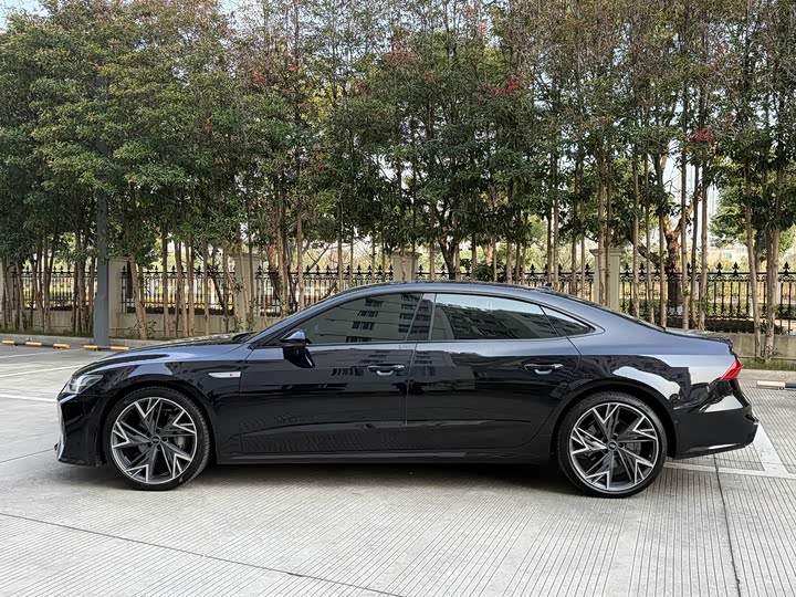Audi A7L 45 TFSI quattro — фото 18