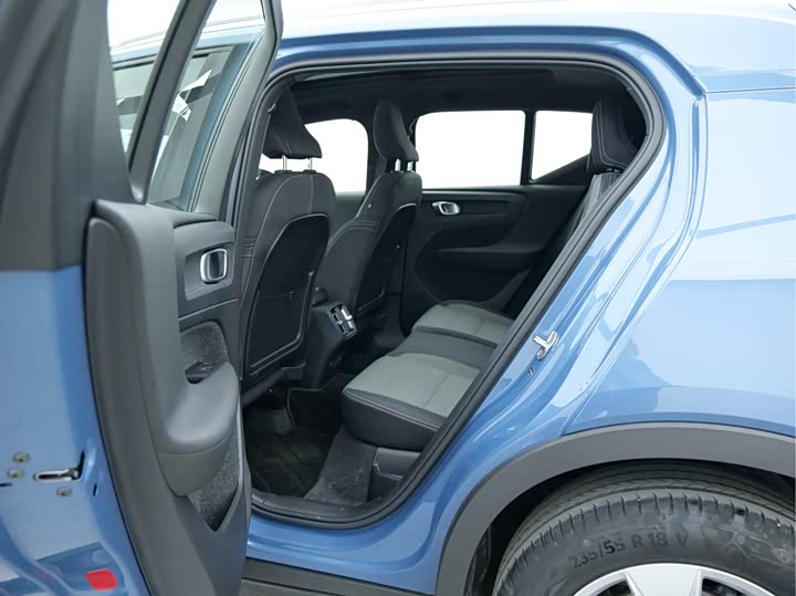 Volvo XC40 2024 B 3 — фото 16