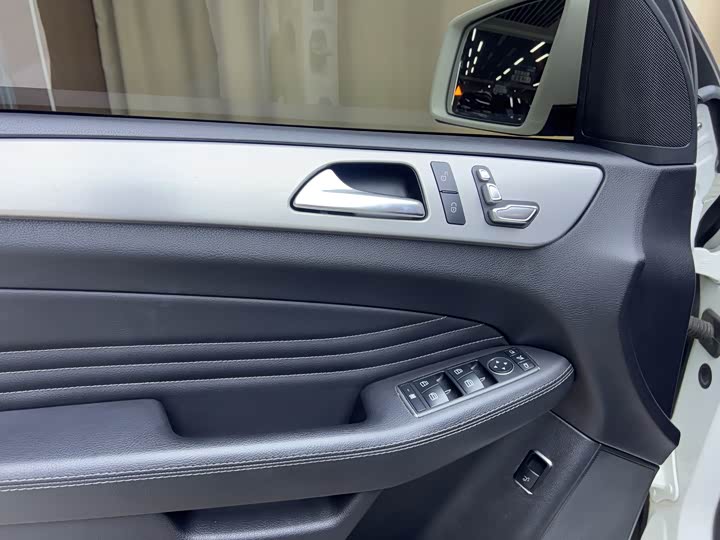 Mercedes-Benz GLE 2015 GLE 320 4 MATIC SUV — фото 11
