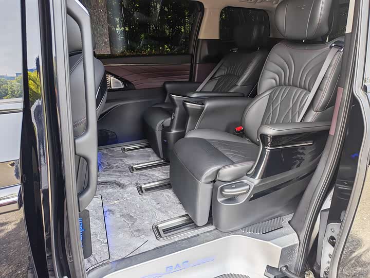 Trumpchi M8 2024 400 T — фото 9