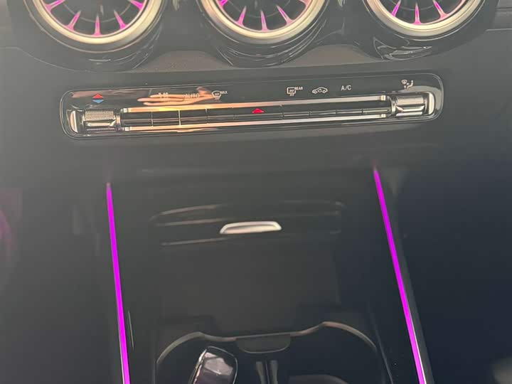 Mercedes-Benz GLB 2022 GLB 200 — фото 15