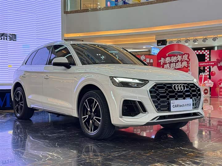 Audi Q5L 2022 40 T — фото 2