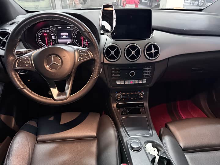 Mercedes-Benz B-Class 2017 B 200 — фото 16