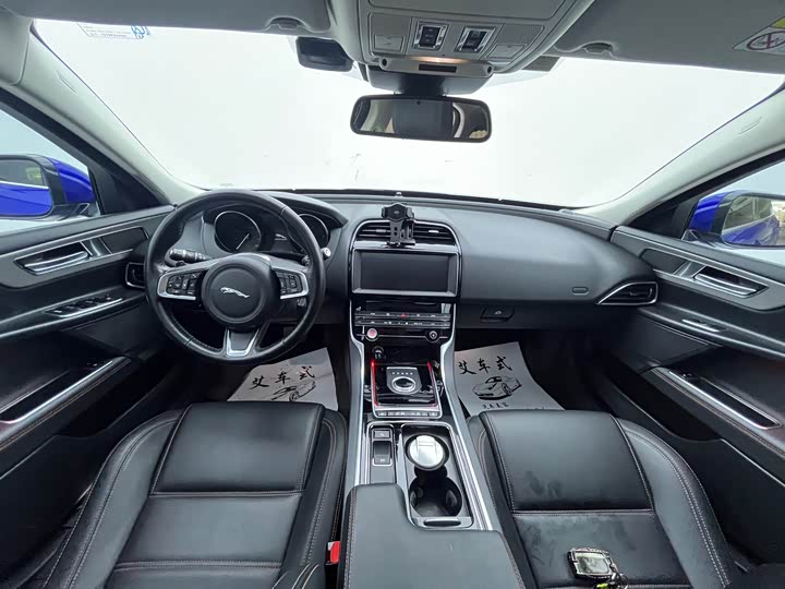 Jaguar XEL 2019 2.0 T 200 PS — фото 7