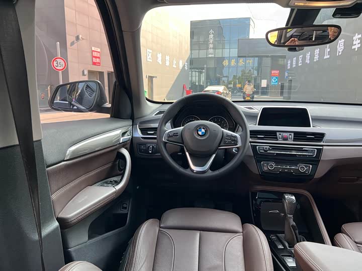 BMW X1 2018 x Drive 20 Li — фото 28