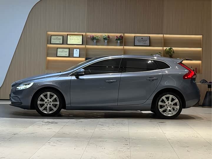 Volvo V40 2017 T 3 — фото 6