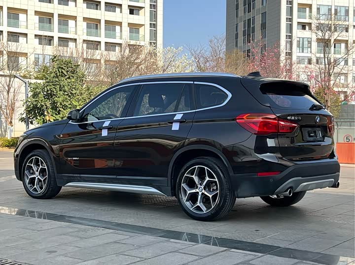 BMW X1 2018 x Drive 20 Li — фото 14