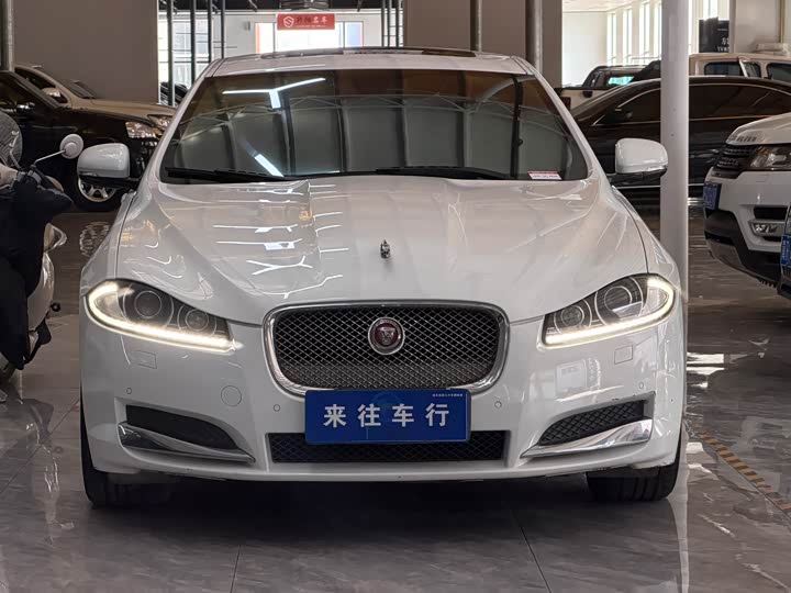 Jaguar XF 2015 XF 2.0 T — фото 2