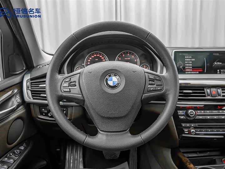 BMW X5 2015 x Drive 28i — фото 17