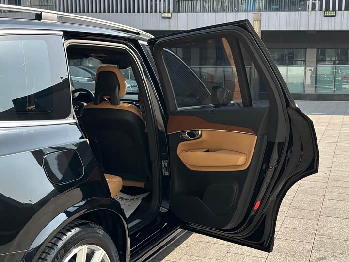 Volvo XC90 2018 T 6 7 — фото 17