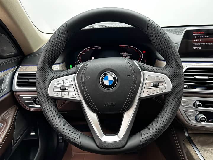 BMW 7-Series 2019 740 Li Leading — фото 15