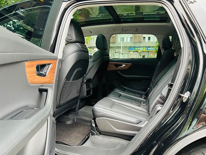 Audi Q7 2022 55 TFSI quattro S line Premium — фото 11