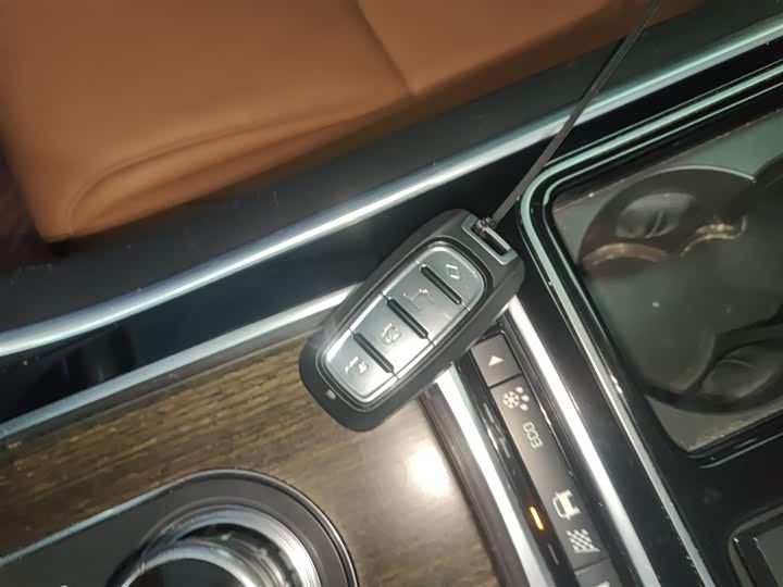 Jaguar XFL 2018 XFL 2.0 T 200 PS — фото 9