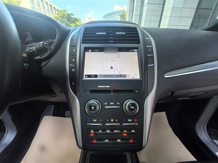 Lincoln MKC 2017 2.0 T 2 WD — фото 15