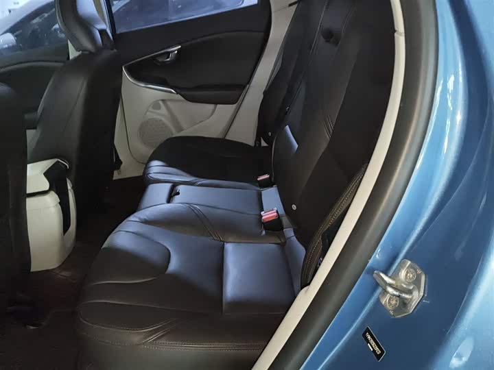Volvo V40 2016 T 3 — фото 13