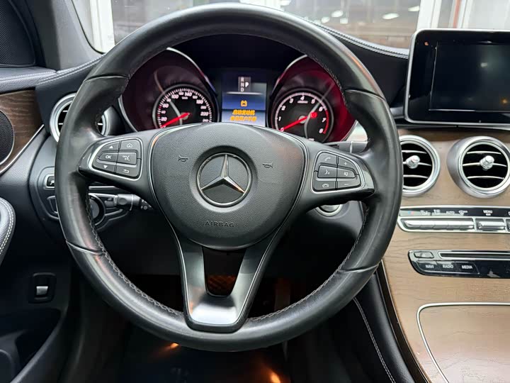 Mercedes-Benz GLC 2016 GLC 300 4 MATIC — фото 24