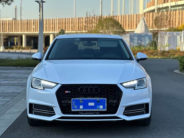 Audi A4L 2019 40 TFSI VI — фото 2