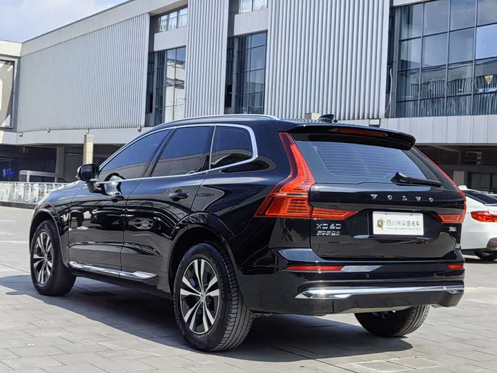 Volvo XC60 2024 B 5 4 WD — фото 7