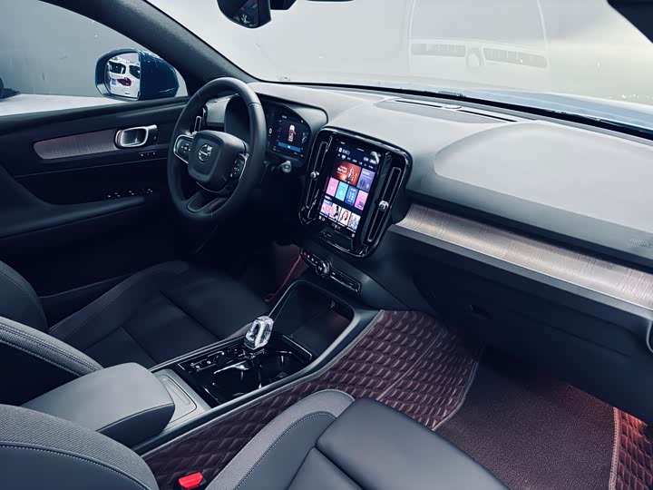 Volvo XC40 2023 B 3 — фото 15