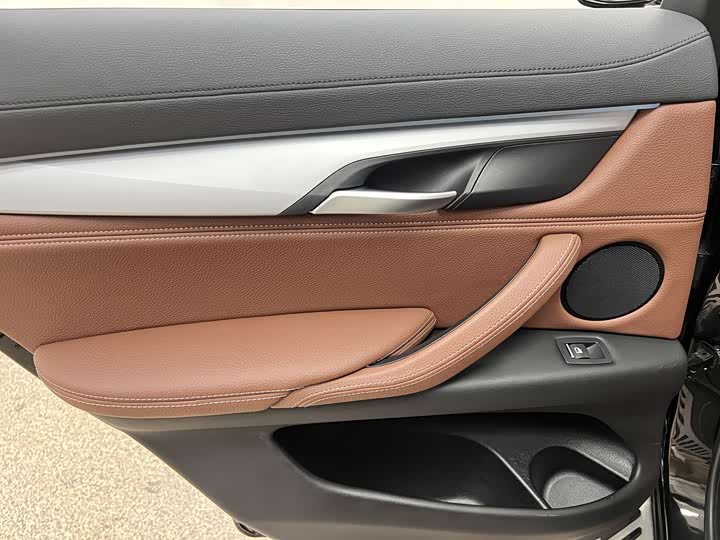 BMW X6 2018 x Drive 35i Leading — фото 30