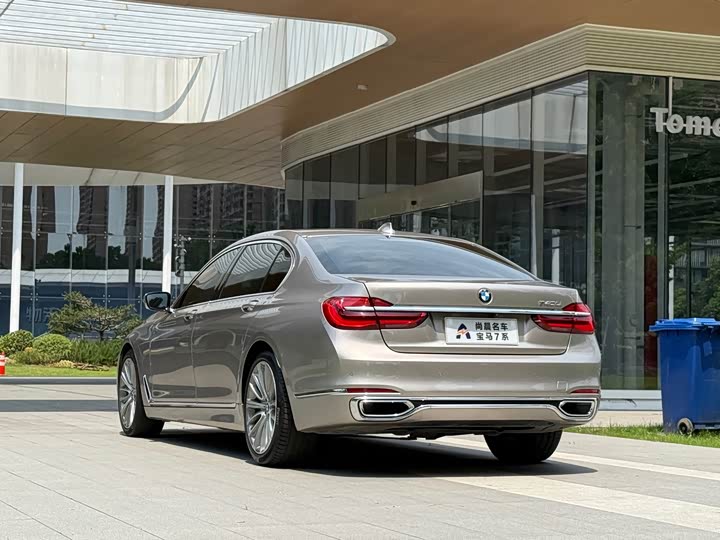 BMW 7 Series 740Li продвинутая — фото 13