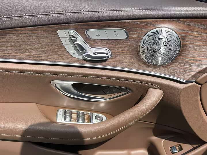 Mercedes-Benz E-Class 2022 E 300 L Luxury — фото 15