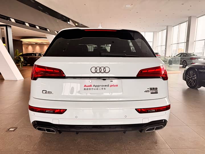 Audi Q5L 2023 45 T — фото 4