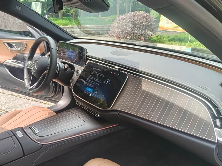 Mercedes-Benz E-Class 2025 E 300 L — фото 10
