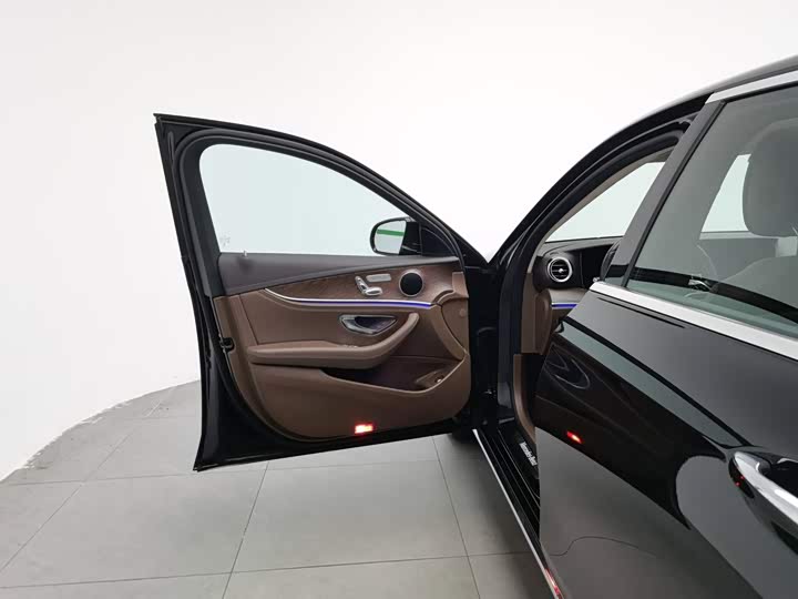 Mercedes-Benz E-Class рестайлинг E 260 L 4MATIC — фото 8