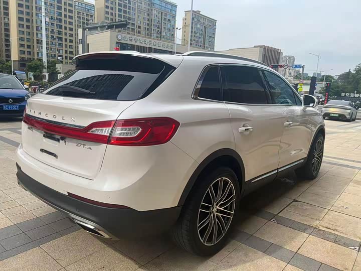 Lincoln MKX 2015 2.0 T 4 WD — фото 23