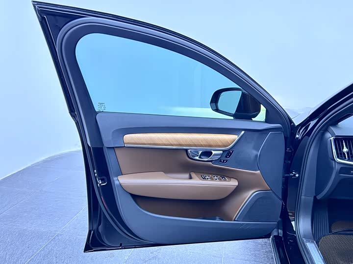 Volvo S90 Hybrid 2024 Hybrid 4 WD — фото 9