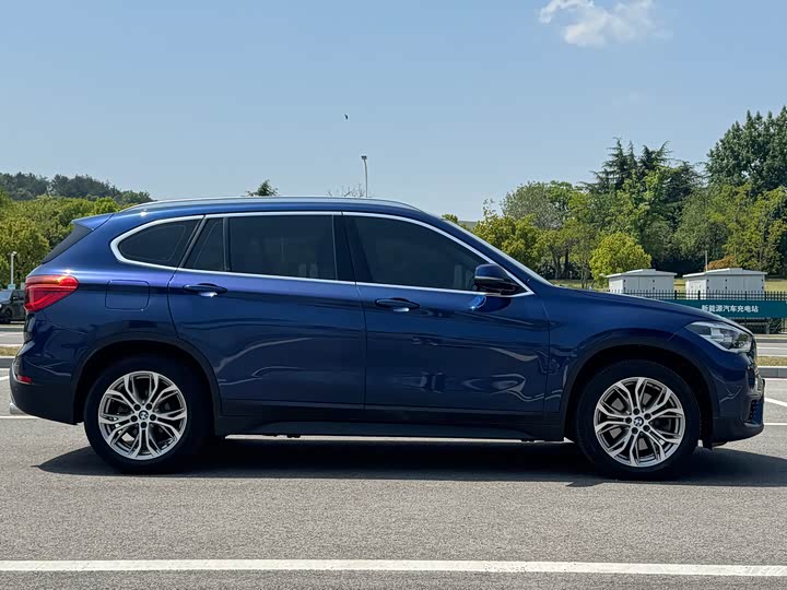 BMW X1 2019 s Drive 20 Li Leading — фото 5
