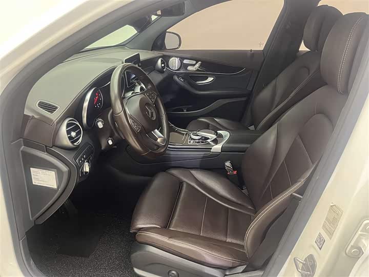 Mercedes-Benz GLC 2017 GLC 260 4 MATIC Luxury — фото 13