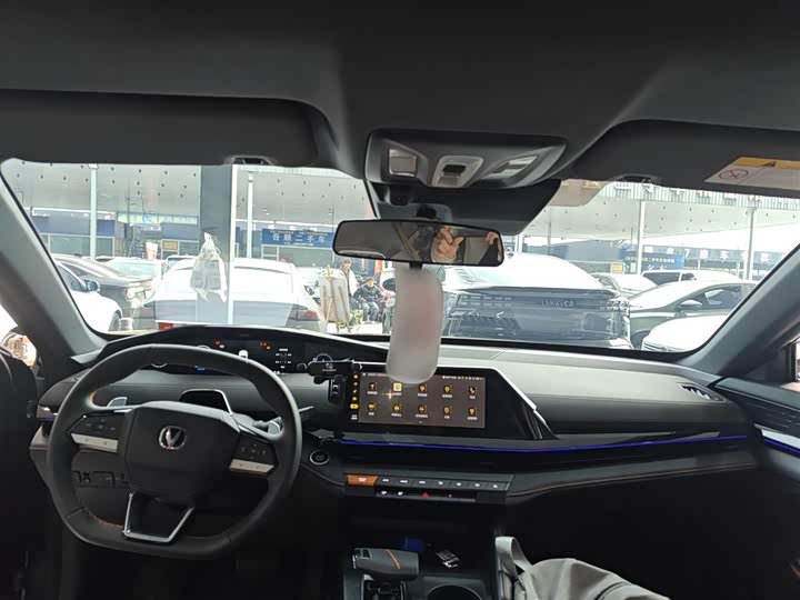 Changan UNI-V 2024 1.5 T — фото 10