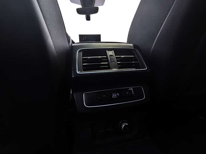 Audi Q5L 2024 40 TFSI — фото 13