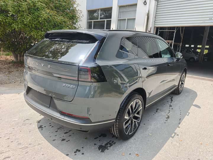 Volvo XC70 Hybrid 2026 4 WD Plus — фото 6