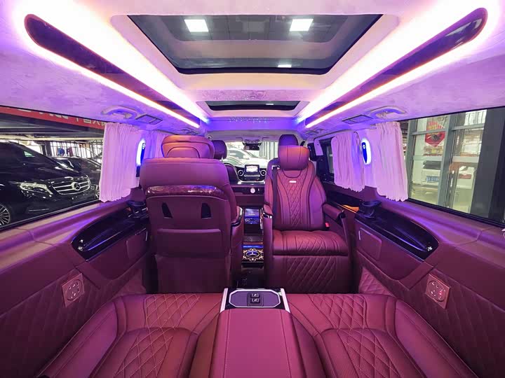 Mercedes-Benz V-Class 2018 V 260 L VI — фото 10