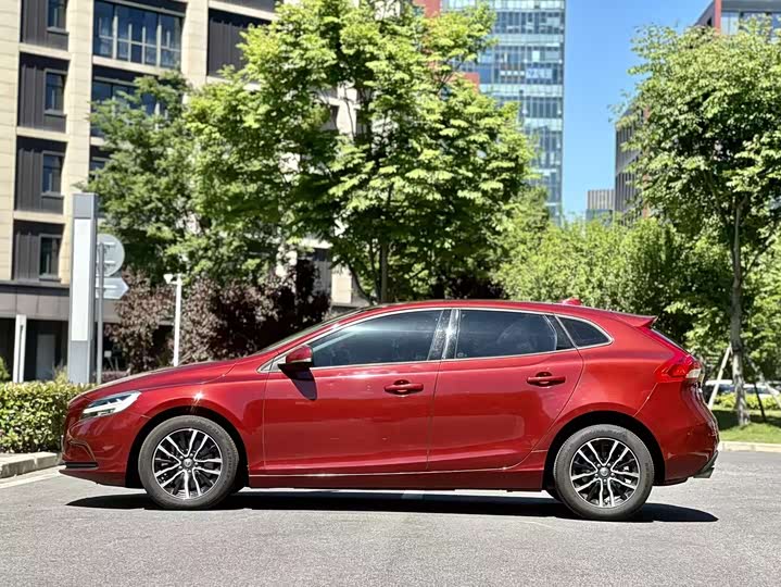Volvo V40 2018 T 3 — фото 15