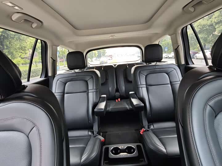 Lincoln Aviator — фото 18