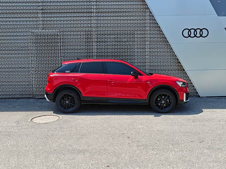 Audi Q2L 2018 35 TFSI VI — фото 3
