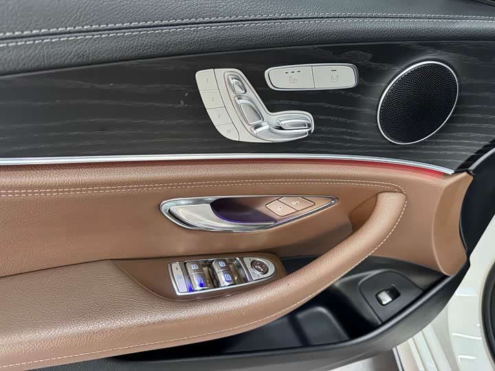 Mercedes-Benz E-Class 2019 E 300 L — фото 7