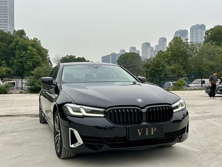 BMW 5 Series 530Li продвинутая люкс-пакет — фото 4